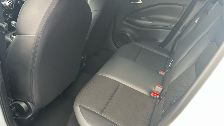 Nissan Juke 1.0 DiG-T 114 N-Connecta 5dr DCT Petrol Hatchback